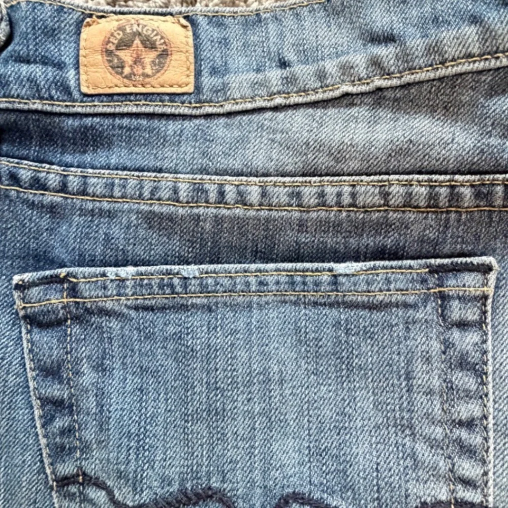 Red Engine Vintage Original Denim Shorts Medium Wash Raw Hem Size 29 Made in USA